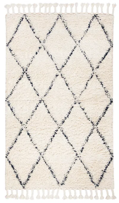 Safavieh Casablanca Handwoven Rug In White