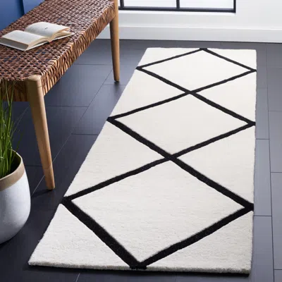 Safavieh Chatham Hand Made Area Rug, Ivory / Black Contemporary Style Non-shedding