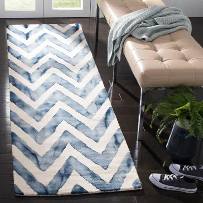 Safavieh Dip Dye Hand Made Area Rug, Ivory / Navy Contemporary Style Non Shedding