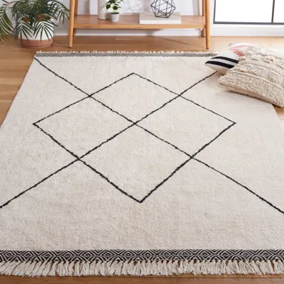 Safavieh Easy Care Hand Made Area Rug, Ivory / Black Bohemian Style Non Shedding In Neutral