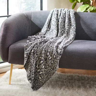 Safavieh Gwynn Throw In Grey