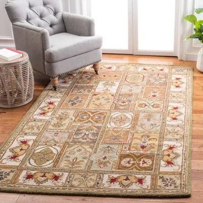 Safavieh Hand Tufted Wool Oriental Rug
