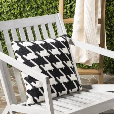 Safavieh Hanne Houndstooth Pillow In Black
