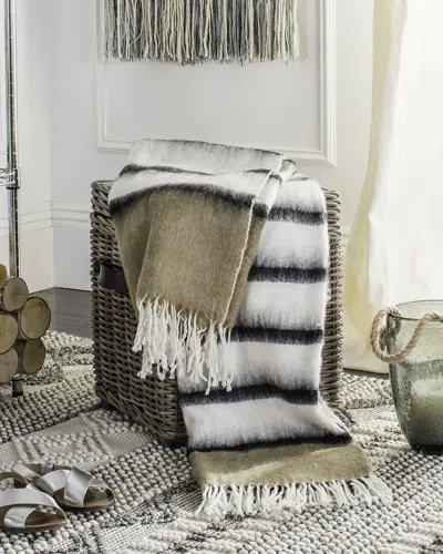 Safavieh Heidi Throw In Gray