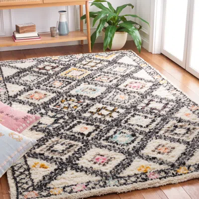 Safavieh Kenya Hand Made Area Rug, Natural / Multi Bohemian Style Non-shedding