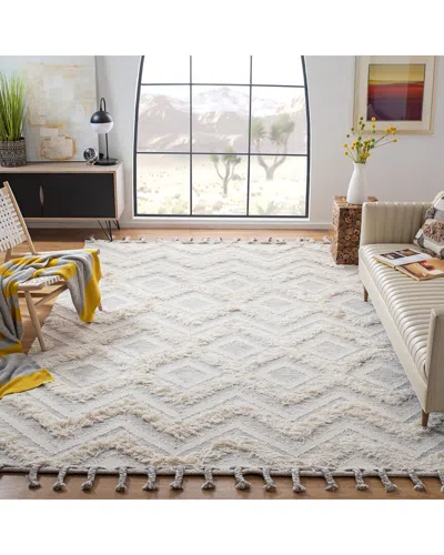 Safavieh Kenya Hand Woven Wool Rug In Neutral