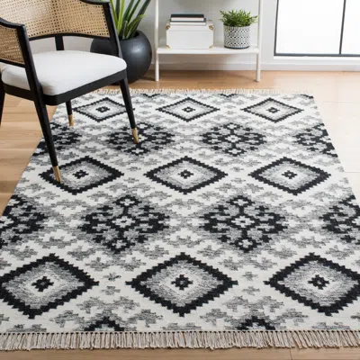 Safavieh Kilim Hand Made Area Rug, Ivory / Black Bohemian Style Non-shedding In Gray