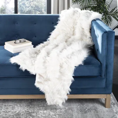 Safavieh Luxe Feather Throw In Animal Print
