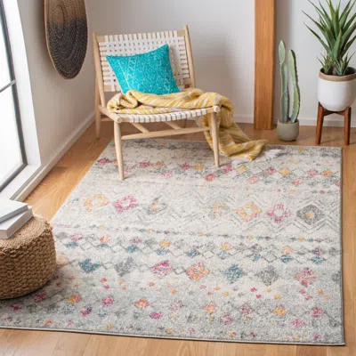 Safavieh Madison Machine Made Area Rug, Grey / Gold Bohemian Style Easy Care In White