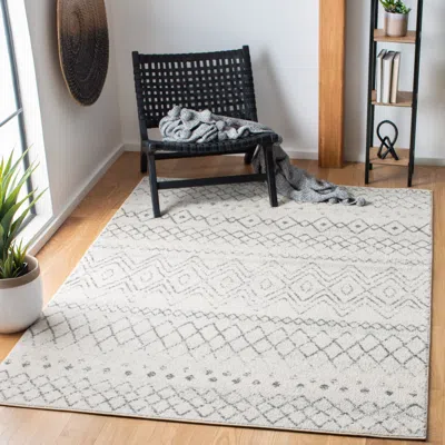Safavieh Madison Machine Made Area Rug, Ivory / Charcoal Bohemian Style Easy Care In White
