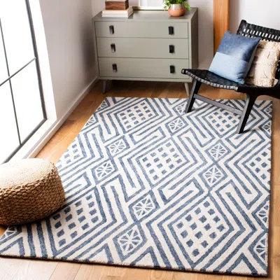 Safavieh Micro-loop Hand Made Area Rug, Blue / Ivory Bohemian Style Non-shedding