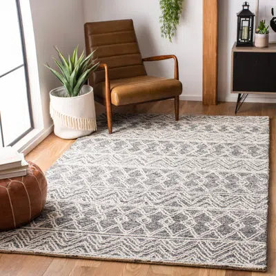 Safavieh Micro-loop Hand Made Area Rug, Ivory / Black Bohemian Style Non-shedding In Gray
