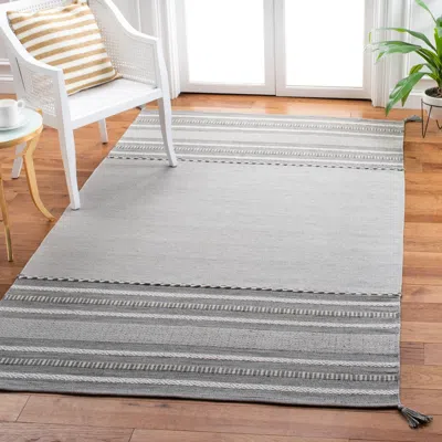 Safavieh Montauk Hand Made Area Rug, Grey / Ivory Bohemian Style Non-shedding In Neutral