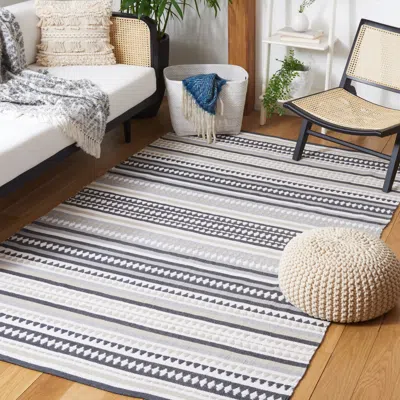 Safavieh Montauk Hand Made Area Rug, Grey / Ivory Bohemian Style Non-shedding In Blue