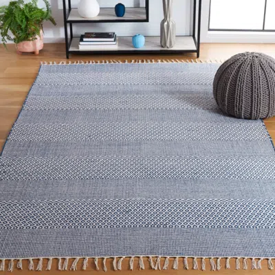 Safavieh Montauk Hand Made Area Rug, Ivory / Navy Contemporary Style Non-shedding In Blue