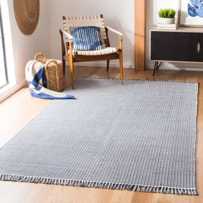 Safavieh Montauk Hand Made Area Rug, Ivory / Navy Solid / Tonal Style Non-shedding In Blue