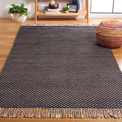 Safavieh Montauk Machine Made Area Rug, Black / Ivory Contemporary Style Easy Care