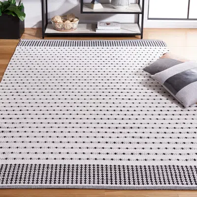 Safavieh Montauk Machine Made Area Rug, Black / Ivory Contemporary Style Easy Care In Neutral