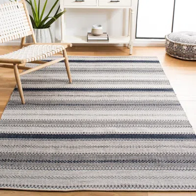 Safavieh Montauk Machine Made Area Rug, Grey / Black Bohemian Style Easy Care In Gray