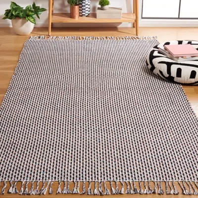 Safavieh Montauk Machine Made Area Rug, Ivory / Black Contemporary Style Easy Care In Brown