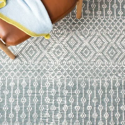 Safavieh Moroccan Hand Loomed Wool Moroccan Rug In White;green