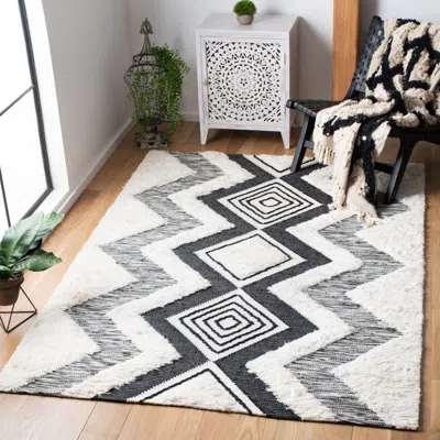 Safavieh Natura Hand Made Area Rug, Ivory / Black Bohemian Style Non-shedding