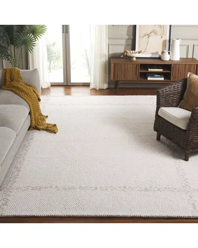 Safavieh Natura Wool Pile Rug In White
