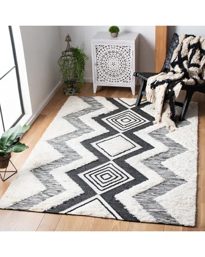 Safavieh Natura Wool Rug In Black