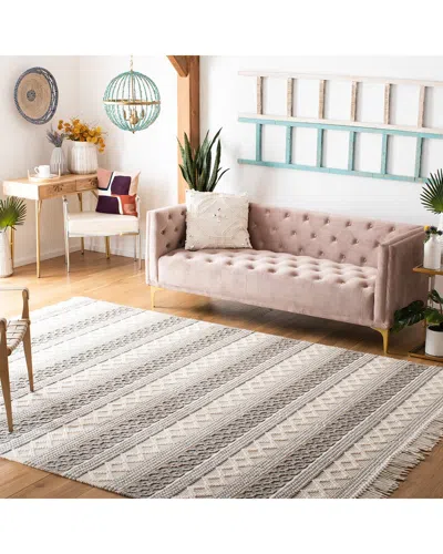 Safavieh Natura Wool Rug In White