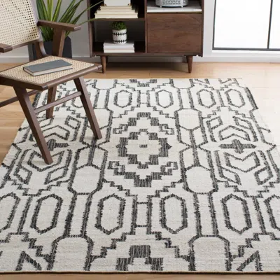 Safavieh Natural Fiber Machine Made Area Rug, Ivory / Black Bohemian Style Easy Care In White