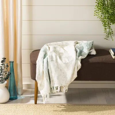 Safavieh Nicola Metallic Throw In Multi