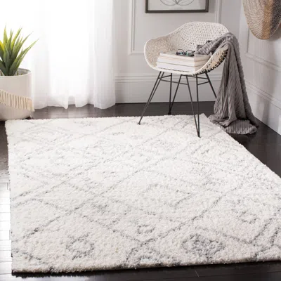 Safavieh Parma Shag Machine Made Area Rug, Cream / Grey Bohemian Style Easy Care In White