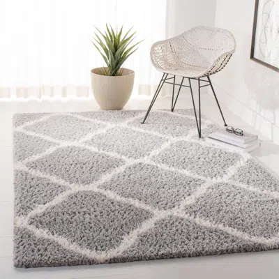 Safavieh Parma Shag Machine Made Area Rug, Grey / Cream Shag / Flokati Style Easy Care In Gray