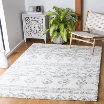 Safavieh Parma Shag Machine Made Area Rug, Ivory / Grey Shag / Flokati Style Easy Care In White