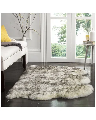 Safavieh Sheepskin Rug