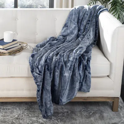Safavieh Skyler Plush Throw In Gray