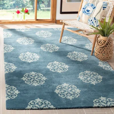 Safavieh Soho Hand Made Area Rug, Blue Transitional Style Non-shedding