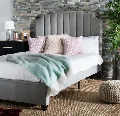 Safavieh Streep Bed In Multi