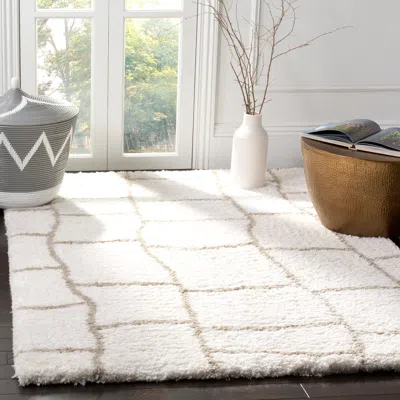 Safavieh Toronto Shag Hand Made Area Rug, Ivory / Silver Shag Flokati Style Non-shedding In White