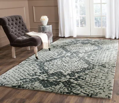 Safavieh Wyndam Area Rug, Grey / Black Traditional Style In Green