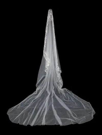Pre-owned Saiid Kobeisy Long Beaded Veil In Neutral
