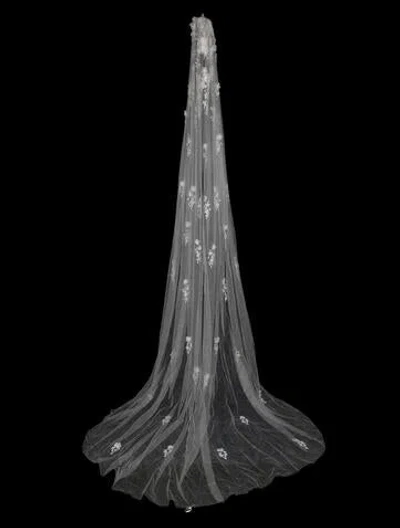 Pre-owned Saiid Kobeisy Tulle Beaded Veil In White