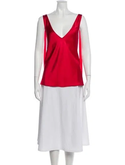 Pre-owned Saint Art V-neck Sleeveless Top In Red