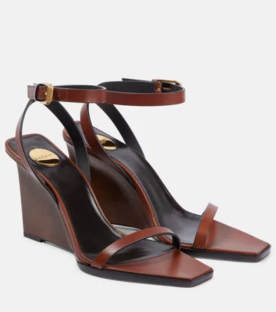 Saint Laurent Wedge-sandalen 90 Aus Leder In Wine