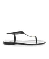 Saint Laurent Sandali Piatti Cassandre In Pelle Liscia Con Tomaia Triangolare In Black