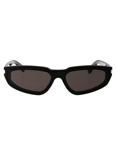 Saint Laurent Cat-eye Frame Sunglasses In Black