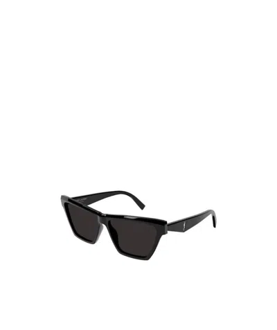 Saint Laurent Cat-eye Frame Sunglasses In Black