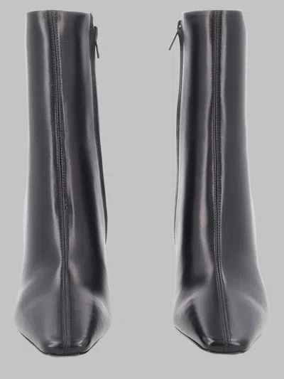 Saint Laurent Elegant Leather Boots In Black