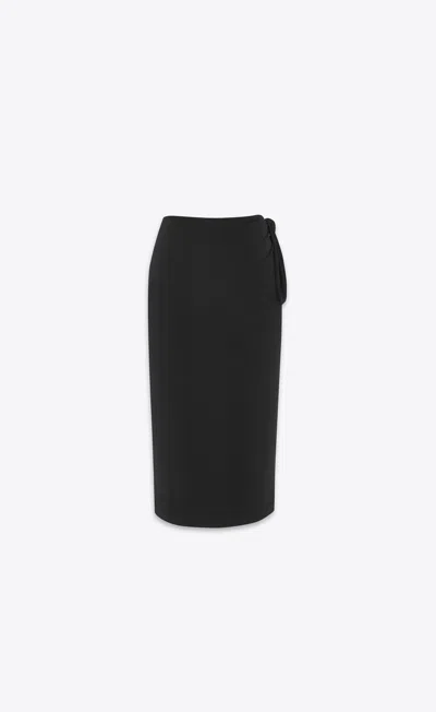 Saint Laurent Falda Shiny Negra Anudada A Cintura In Noir
