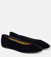 Saint Laurent Gio Velvet Ballet Flats In Schwarz